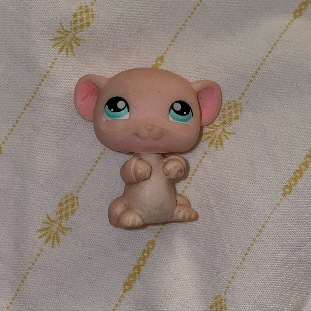 #102 Littlest Pet Shop mouse toy